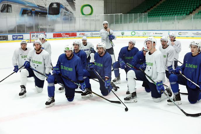 slovenska hokejska reprezentanca | Slovenska hokejska reprezentanca je v Tivoliju začela priprave na svetovno prvenstvo, ki ga bo od 28. aprila do 4. maja gostil Bolzano. | Foto www.alesfevzer.com