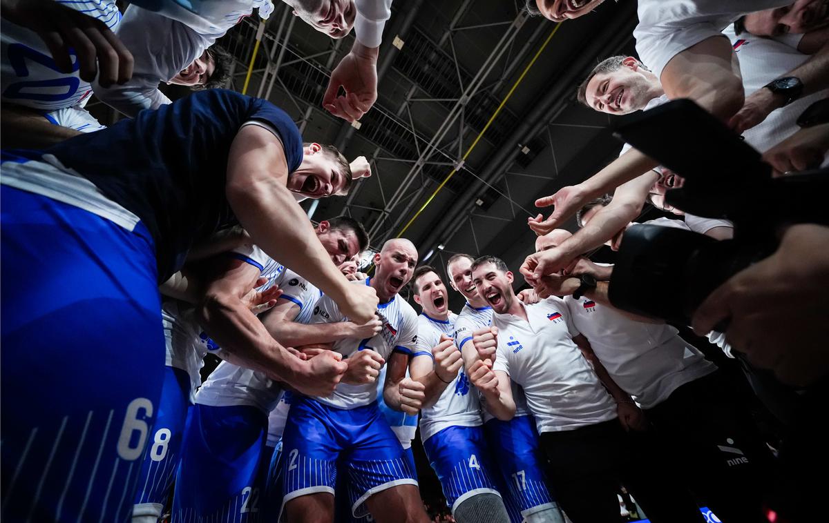 slovenska odbojkarska reprezentanca : Brazilija | Slovenski odbojkarji bodo ob 21. uri odigrali sploh prvo tekmo na olimpijskih igrah. Njihov tekmec bo Kanada. | Foto VolleyballWorld