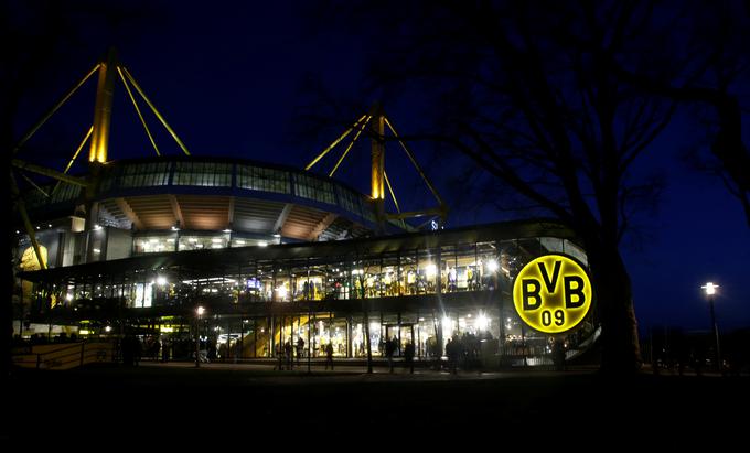 Stadion Signal Iduna Park, bolj znan kot stadion Westfalen, bo poslej vstopna točka za bolnike s sumom na covid-19. | Foto: Reuters