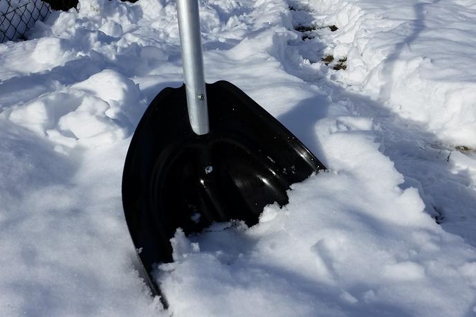 sneg, kidanje | Neverjetno, a resnično. Iz ZDA poročajo o smrtonosnem kidanju snega.  | Foto Aljoša Rehar/STA