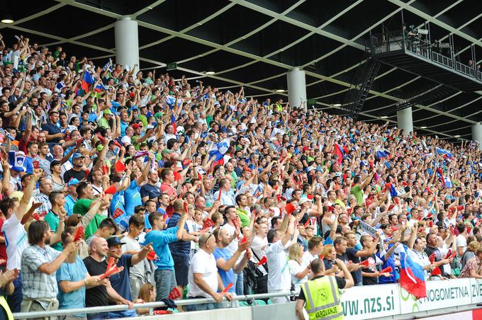 Prireditelji predlagajo obiskovalcem, da svoje jeklene konjičke parkirajo na parkiriščih v okolici stadiona. | Foto: Sportida