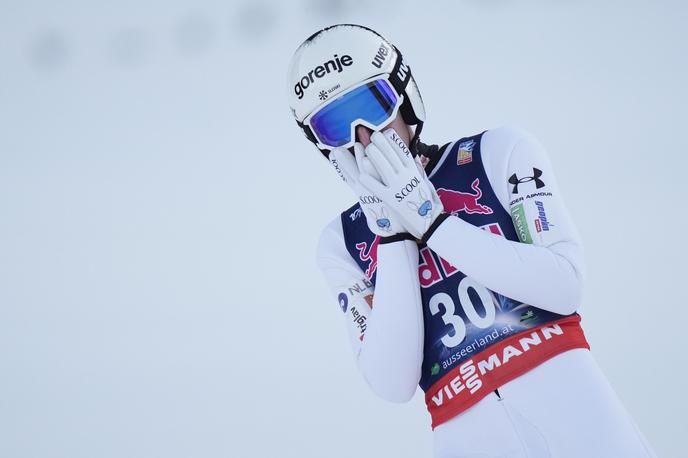 Timi Zajc | Timija Zajca je zaustavil veter pri pohodu do zlate medalje. Na koncu je bil besen nad vodstvom, da je v takšnih razmerah vztrajalo pri izvedbi tretjega poleta. | Foto Guliverimage