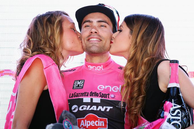 Zmagovalec Tom Dumoulin je oblekel rožnato majico. | Foto: Getty Images