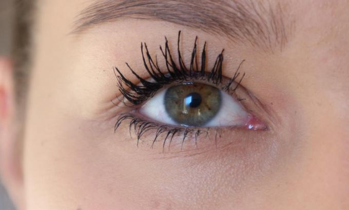 Kajine trepalnice 30 dneh uporabe seruma Lux-Factor Eyelash.  | Foto: 