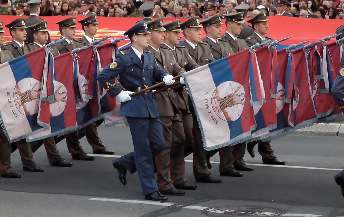 srbska vojska v Prijedoru | Po poročanju portala N1 v BiH so vojaki sosednje Srbije v soboto sodelovali še na eni slovesnosti v Republiki Srbski, in sicer v Bratuncu. | Foto Gulliverimage