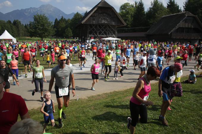 Petega Triglav teka na Brdu pri Kranju se je udeležilo okrog dva tisoč tekačev, ki so lahko izbirali med petimi kategorijami.  | Foto: Matej Leskovšek