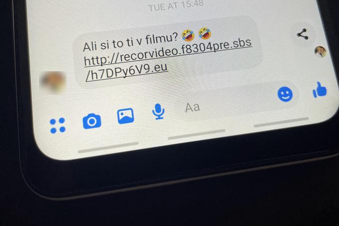 "Ali si to ti v tem videoposnetku?", "Preveri, kdo ti obiskuje profil!" in podobna sporočila so temelj ene najstarejših prevar na Facebooku, ki je nekaj let veljala za izkoreninjeno, nato pa se je v večjem obsegu tudi pri nas znova pojavila lani in letos. | Foto: Matic Tomšič