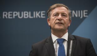 Erjavec: Hrvaška zavaja javnost, meja nikoli ni bila določena #arbitraža