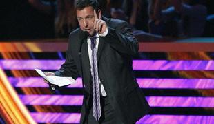 Adam Sandler in Drew Barrymore v romantični komediji