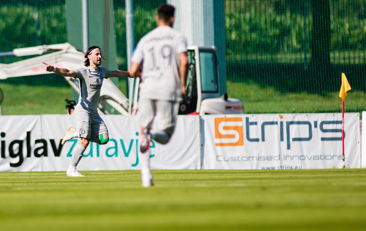 NK Triglav Kranj, NK Olimpija | Golgeter Olimpije Ante Vukušić je v Kranju prišel do 20., 21. in 22. prvenstvenega gola sezone. | Foto Grega Valančič/Sportida