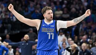 Dončić junak velike drame in kot edini v zgodovini NBA v družbi kralja Jamesa