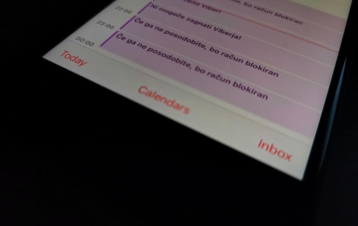 iPhone Problem | Opomniki včasih sploh ne vsebujejo besede Viber, zaradi česar lahko nekateri uporabniki zmotno sklepajo, da je z njihovim pametnim telefonom res nekaj narobe, in sledijo zlonamerni povezavi, ki jo vsebujejo vsi opomniki. | Foto Matic Tomšič