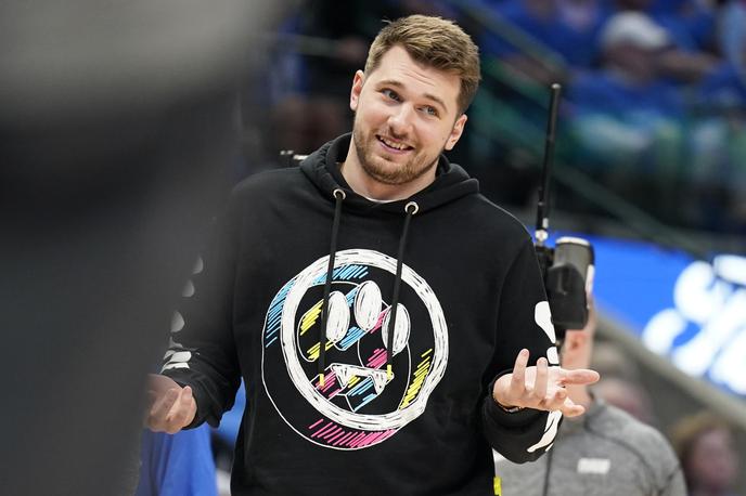 Luka Dončić | Luka Dončić je v karieri prav vse tekme v končnici lige NBA igral proti LA Clippers. V tej sezoni se Dallas meri proti Utahu. Prvo tekmo je spremljal le ob igrišču. | Foto Reuters