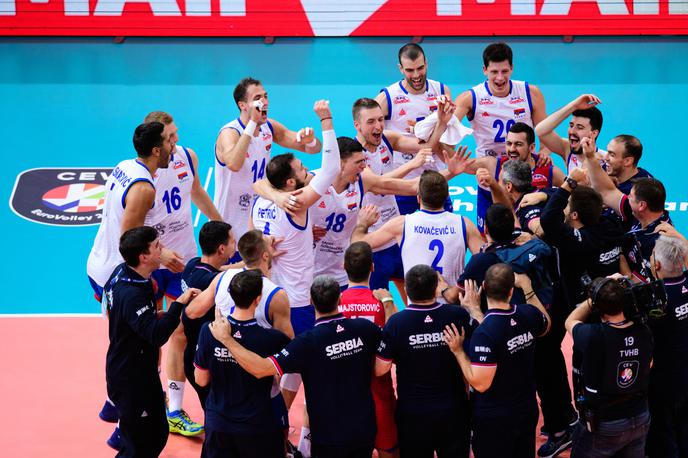 Srbija odbojka | Srbi so utišali več kot 12 tisoč navijačev v Bercyju in se v finalu pridružili Slovencem. | Foto CEV