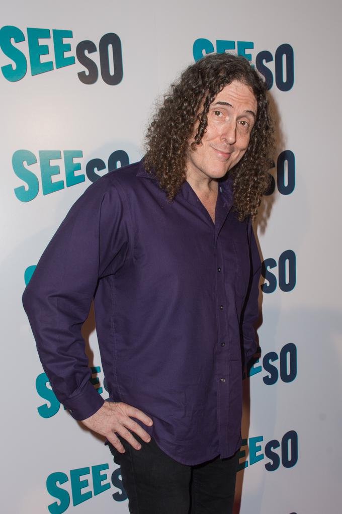 "Weird Al" Yankovich, znan po številnih komičnih priredbah največjih svetovnih glasbenih uspešnic, se je kot Alfred Matthew Yankovic rodil srbskemu očetu Nicku Yankovicu. | Foto: Getty Images