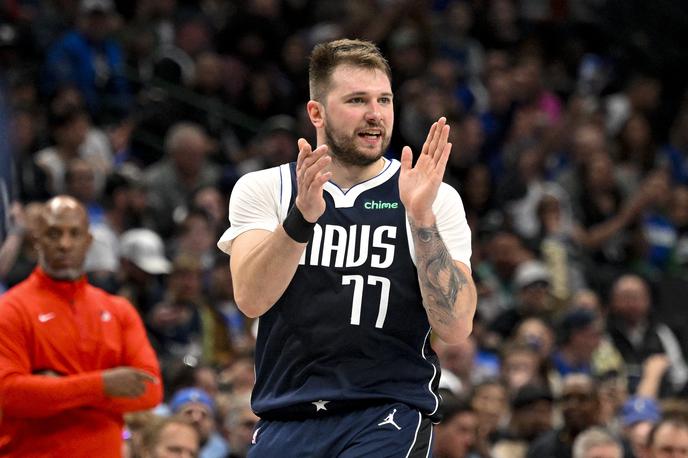 Luka Dončić Dallas Portland | Luka Dončić se je vrnil z izjemno predstavo proti Portlandu. Na parketu je prebil slabih 30 minut in dosegel 27 točk, sedem skokov in sedem asistenc, Dallas pa je bil v obdobju, ko je bil Slovenec na igrišču, boljši za 16 točk. Skupno je zmagal kar za 24, v zadnji četrtini pa vodil za že več kot 30. | Foto Reuters