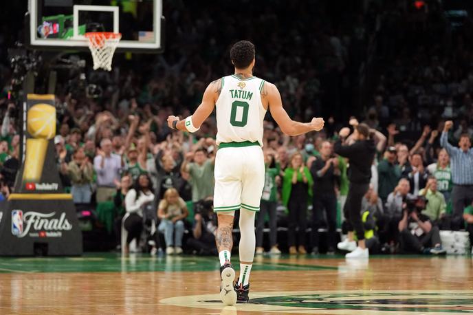 Boston Golden State | Jayson Tatum se je razveselil prve domače zmage Bostona v velikem finalu. | Foto Reuters