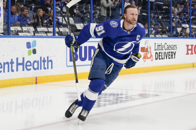 Steven Stamkos | Steven Stamkos je v zmagovalno statistiko Tampe, ki je s kar 8:0 odpravila NY Islanders, prispeval dva zadetka in podajo. | Foto Guliverimage