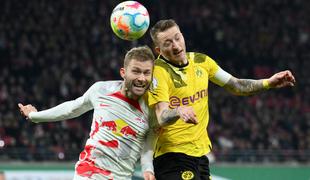 Po Bayernu pred vrati polfinala ostal še Dortmund