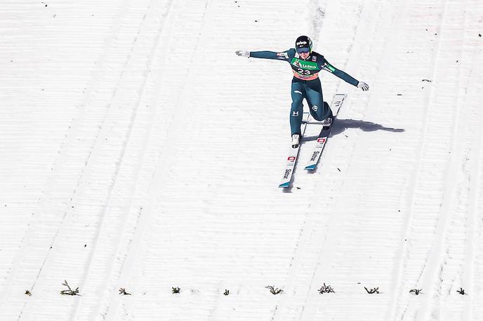 skoki doskok | Doskok v telemark je na tapeti. | Foto Sportida