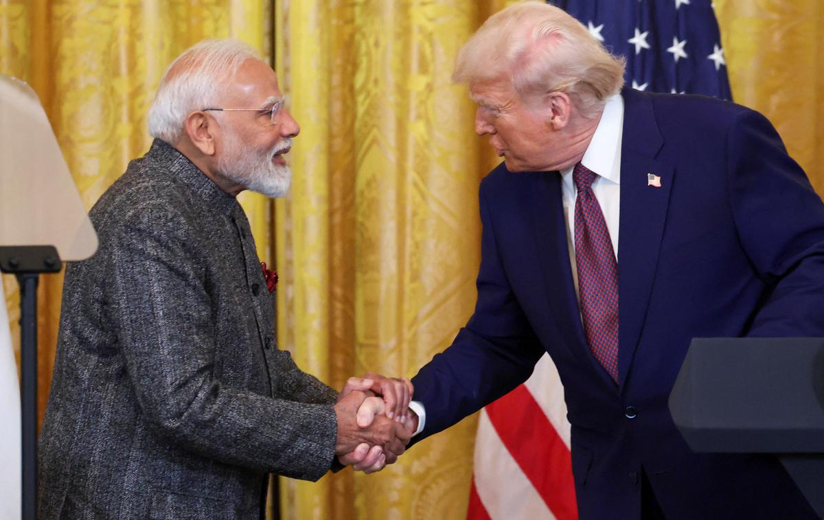 Narendra Modi, Donald Trump | Novinarska konferenca predsednikov, ki sta se izjemno dobro ujela že v času prvega Trumpovega mandata, je minila v izrazih prijateljstva in pohval. | Foto Reuters