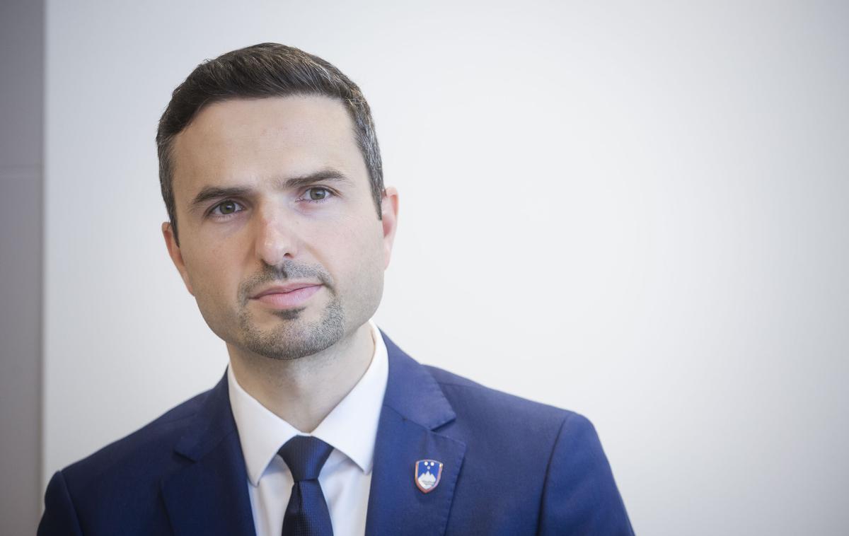 Matej Tonin | Ministrica Černochova se je Toninu zahvalila za slovenska prizadevanja pri vzpostavitvi zavezniške solidarnosti v srednji Evropi. | Foto Bojan Puhek