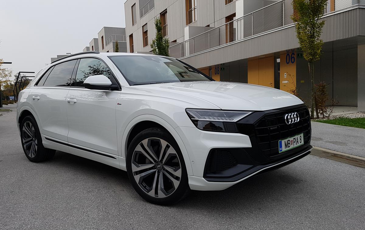 Audi Q8 | To je novi audi Q8, ki dopolnjuje ponudbo Audijeve družine Q. Gre za kupejevsko izpeljanko že znanega Q7, a so ga večinoma vendarle razvili povsem na novo. | Foto Gregor Pavšič