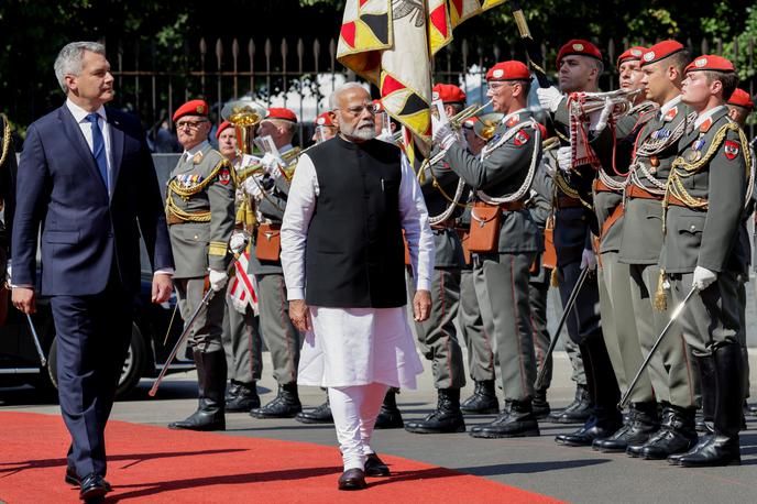 Narendra Modi | Indijski premier Narendra Modi in avstrijski kancler Karl Nehammer iščeta diplomatske rešitve za konec vojne v Ukrajini. | Foto Reuters