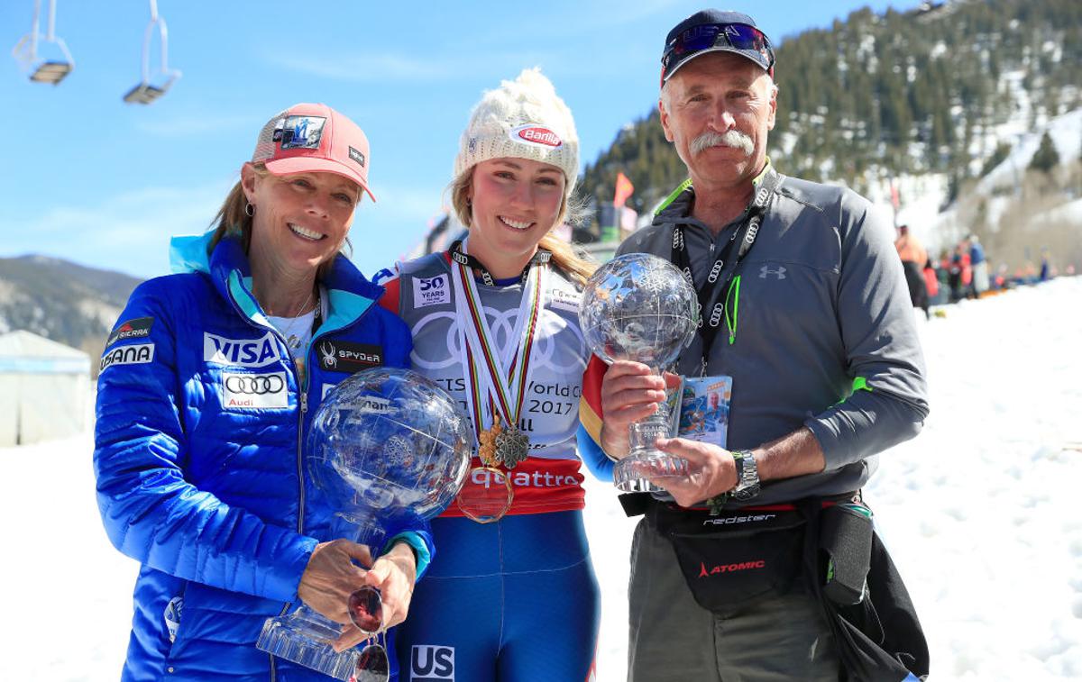 Mikaela Shiffrin Jeff | Ameriška smučarka Mikaela Shiffrin je odpotovala na Švedsko, kjer se bo ta konec tedna po več kot mesecu dni odsotnosti zaradi smrti očeta, pridružila smučarski karavani. Prepričana je, da bi si tega želel tudi njen pokojni oče. | Foto Getty Images