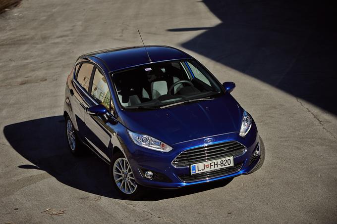 Ford Fiesta ponuja izjemno varnost: to dejstvo je potrdila vodilna evropska neodvisna organizacija za varnost vozil, Euro NCAP. Fiesta je prejela najvišjo skupno oceno petih zvezdic, ob tem pa je avtomobil osvojil tudi nagrado za napredne tehnologije za sistem za preprečevanje naleta pri nizkih hitrostih, Ford MyKey in Ford SYNC s pomočjo klica v sili. | Foto: Klemen Korenjak