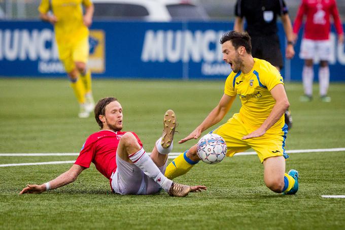 "Bili smo priča trdovratni ekipi, ki igra na dolge in visoke žoge. Vsak dvoboj je bil na meji prekrška." | Foto: Žiga Zupan/Sportida