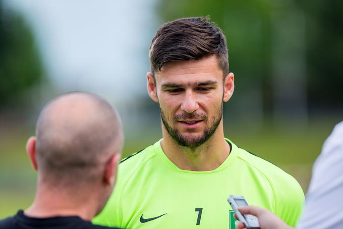 Ko se je vrnil s kratkim počitnic, je v slačilnici Olimpije naletel na veliko novih obrazov. Med njimi je tudi novi trener. | Foto: Žiga Zupan/Sportida