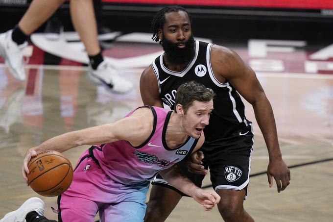 Dvoboj nekdanjih košarkarjev Houstona: Goran Dragić vs. James Harden | Foto: AP / Guliverimage