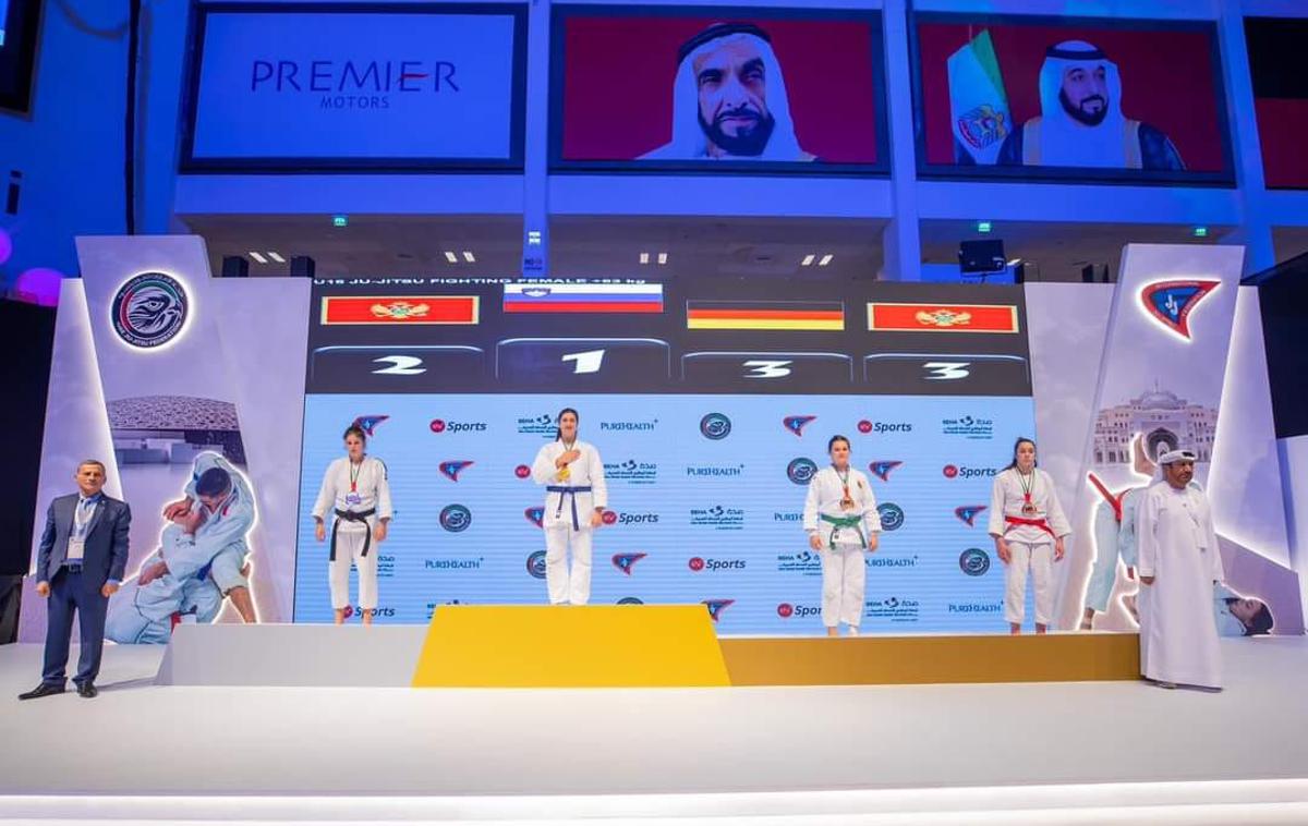 Ju-jitsu Rebeka Duščak | Rebeka Duščak je v kategoriji do 16 let borbe nad 63 kilogramov premagala vso konkurenco. | Foto Facebook Ju-jitsu Slovenija