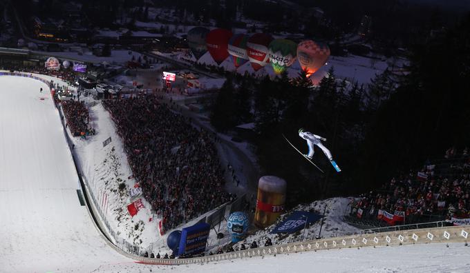 Peter Prevc je v kvalifikacijah poletel 137 metrov, na tekmi pa mu ni uspelo ponoviti izjemnega skoka, a je, kot kaže, pred Pekingom ujel odlično formo. | Foto: Reuters