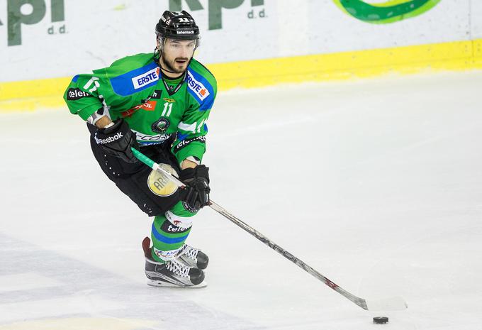 Žiga Pešut je Olimpijo vrnil v igro. Po zaostanku z 0:2 je najprej kljub igralcu manj znižal, nato pa še izenačil. | Foto: Morgan Kristan / Sportida