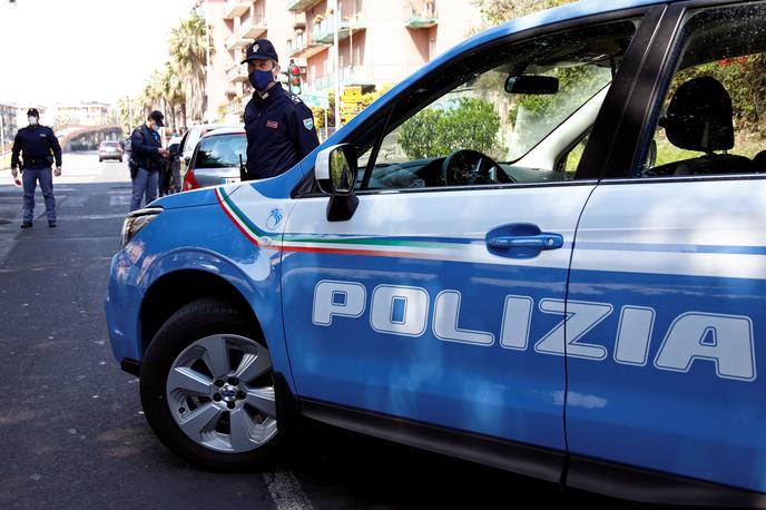 Italijanska policija | Italijanski nasprotniki cepljenja proti covidu-19, znani pod imenom No Vax nasprotujejo protikoronskim ukrepom italijanske vlade.  | Foto Reuters