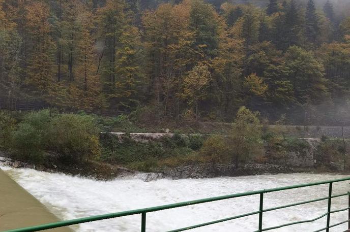 deževje Bohinj | Vodotoki na zahodu države so v kratkem času izrazito narasli. | Foto Neurje.si/Miha Žvegelj