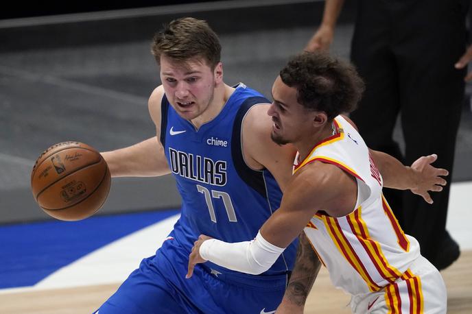 Trae Young Luka Dončić | Luka Dončić in Trae Young sta od prihoda v ligo NBA med najboljšimi posamezniki. | Foto Guliverimage