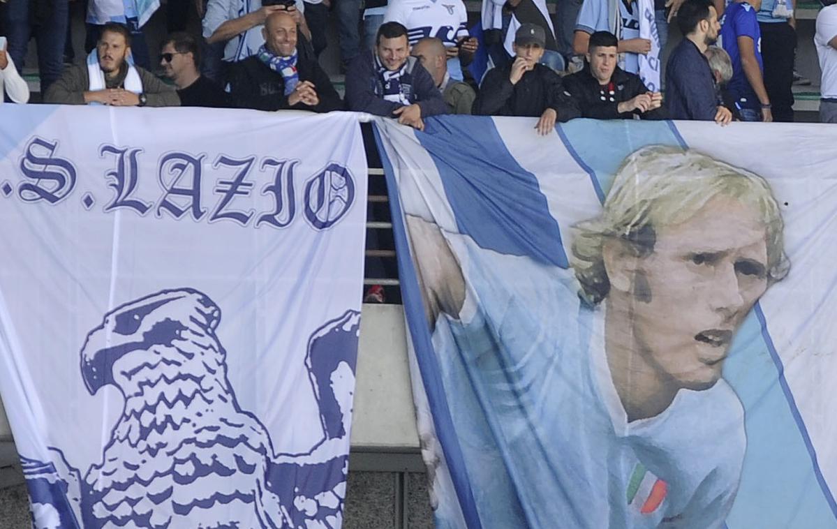 Lazio Luciano Re Cecconi | Navijači Lazia še vedno izobešajo zastave v spomin na Luciana Re Cecconija. | Foto Guliver/Getty Images