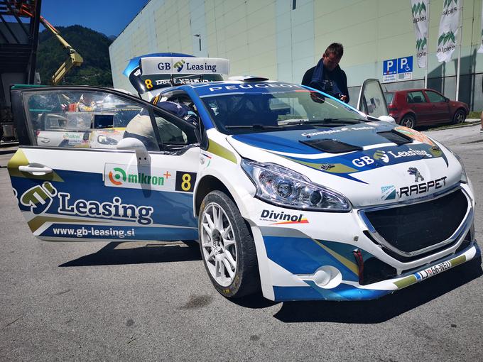 Ta peugeot 208 R5 je edini slovenski dirkalnik razreda R5. Lani je z njim dirkal Rok Turk, letos sta ga nasledila Aleš Zrinski in Rok Vidmar. | Foto: Gregor Pavšič