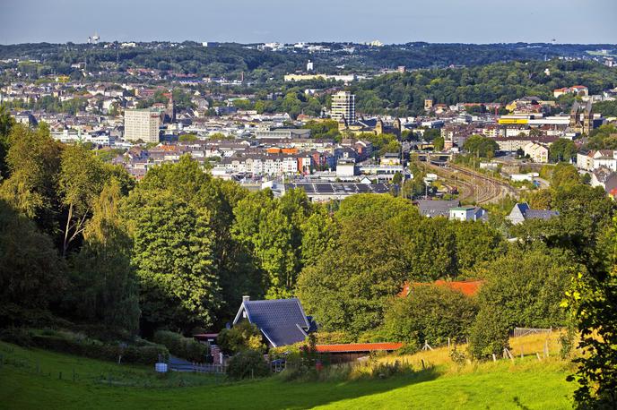 Wuppertal | Wuppertal slovi kot najbolj zeleno nemško mesto. | Foto Guliverimage