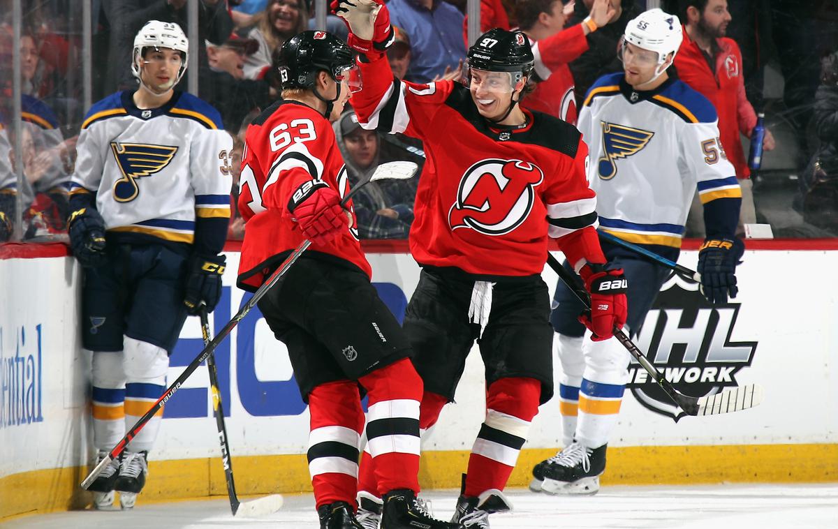 New Jersey Devils St. Louis Blues | Hudiči so pred domačimi gledalci ustavili prvake. | Foto Getty Images