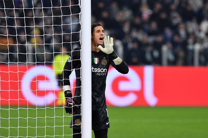 Yann Sommer | Vratar Yann Sommer bo zaradi zlomljenega palca na desni roki dlje časa odsoten z igrišč. | Foto Guliverimage