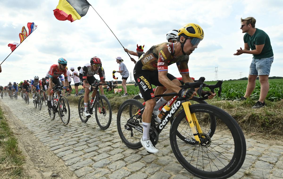 Primož Roglič, TDF22 | Po mnenju Maxa Schachmanna kolesarji Jumbo-Visme vozijo zelo nevarno, vključno s slovenskim tekmovalcem Primožem Rogličem. | Foto Guliverimage