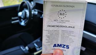 Bodo registracije avtov dražje? Vlada predvideva takšen letni dodatek.