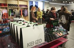 Oboževalci kolekcije Kenzo x H&M so se zapodili po kose #foto #video