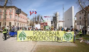 Protesti mladih danes v skoraj 1300 mestih, tudi v Ljubljani