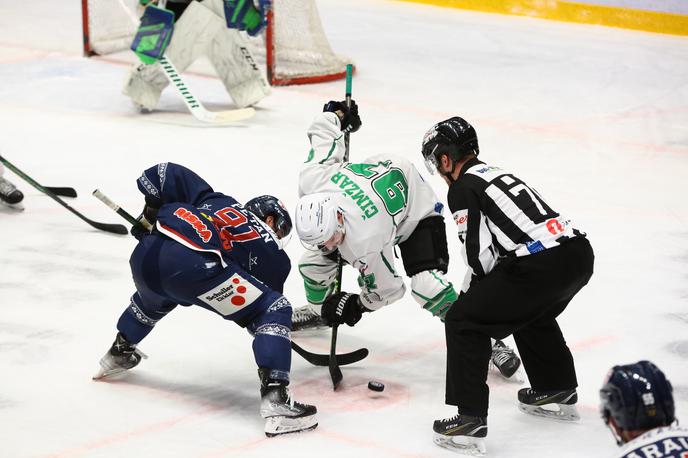 Fehervar AV19 HK Olimpija | Olimpija je niz petih gostovanj v nedeljo začela s porazom v Szekesfehervarju. | Foto Soós Attila/Hydro Fehervar AV19