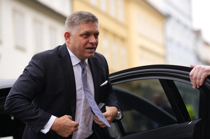 Robert Fico | Premier je bil ustreljen iz neposredne bližine, ko je pozdravljal privržence po seji vlade v mestecu Handlova. | Foto Guliverimage